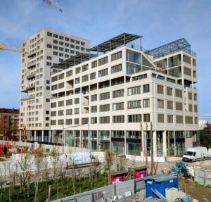 Une école d'ingénieurs réalisée par Hibana à Ivry-sur-Seine